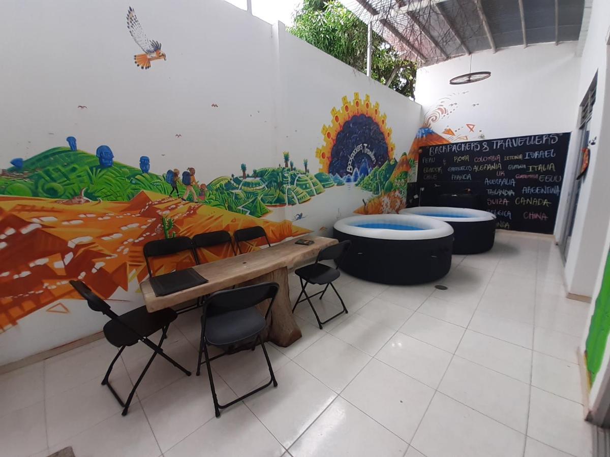 Backpackers And Travellers Hostel ネイバ エクステリア 写真