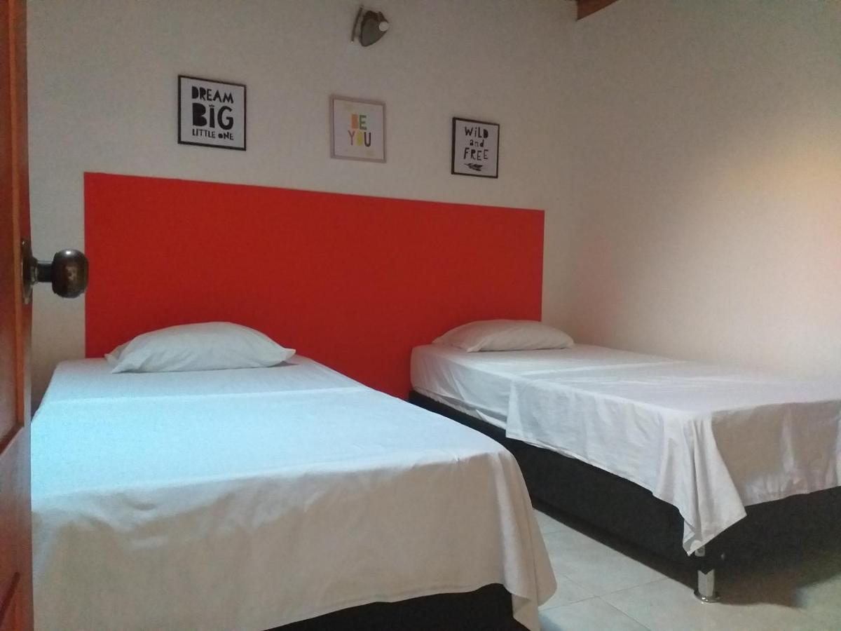 Backpackers And Travellers Hostel ネイバ エクステリア 写真